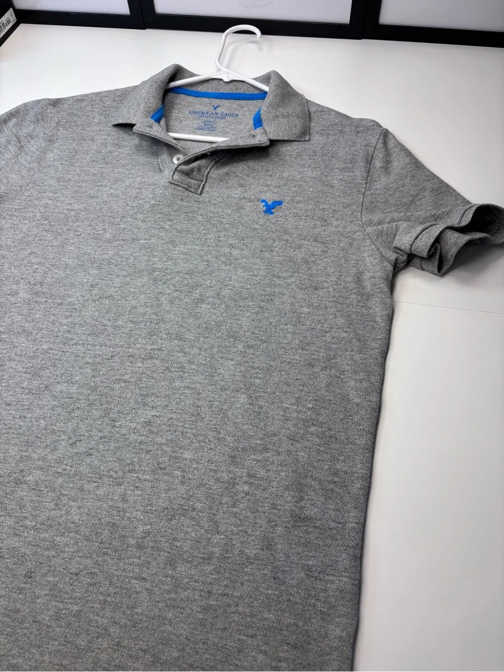 American Eagle Outfitters Classic Fit Heathered Grey Polo with Blue Logo Trim M